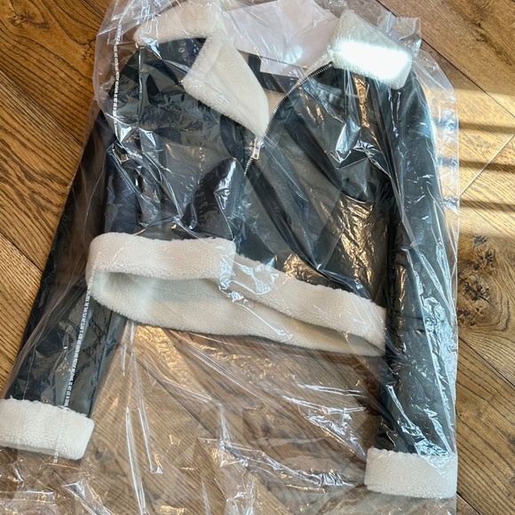 Stand Studio Cropped Black Lorelle Faux Shearling & Leather Jacket/ SMALL/*MINT - Picture 13 of 16